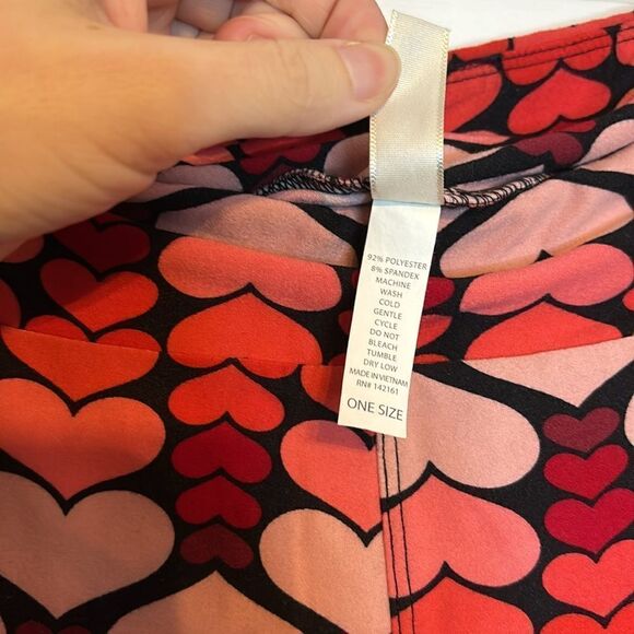 Lularoe Women’s Red and Pink Heart Patterned Casual Stretch Leggings Size OS - Picture 5 of 6